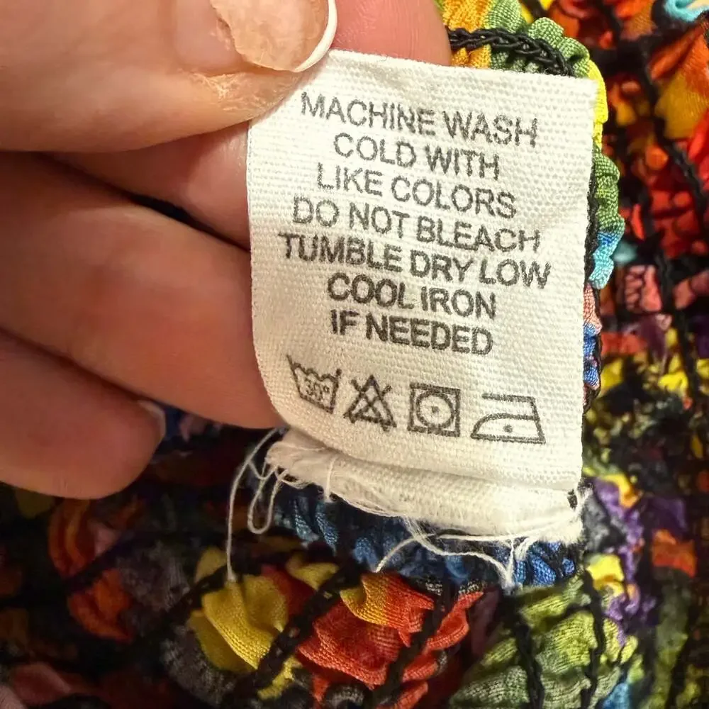 Live 4 Truth Smocked Abstract Graffiti Print Puff Sleeve Crop Top - Picture 6 of 8